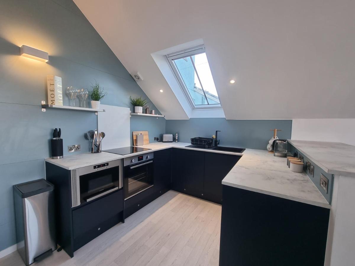 The Bunker-Luxe Central Falmouth Getaway With Stunning Sea Views Eksteriør bilde